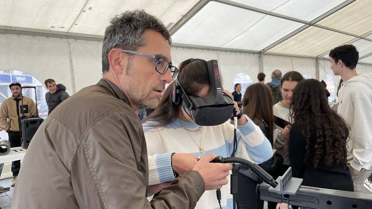 Eskualdeko bost ikastetxeen artean antolatu da lanbide heziketa azoka